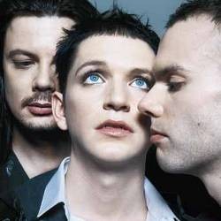 Domino Batal, EGRV Buka Konser Placebo di Jakarta