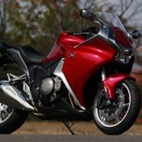 Kado Spesial Moge Honda di Hari Valentine