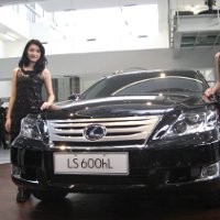 LS 600hL Tidak Memiliki Rem dan Gas Identik dengan Prius