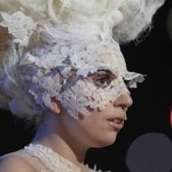 Lady Gaga Berjaya di Brit Awards 2010