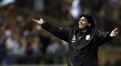 Diuji Jerman, Maradona Panggil Samuel