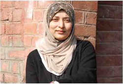 Wanita Berjilbab Harus Banyak Kena Matahari