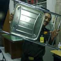 Pelaku Bantah Memukul dengan Kursi