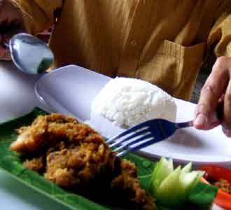 Menikmati Menu Serba Kelinci