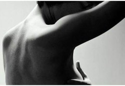 Adakah Kaitan Kanker Payudara dan Kebiasaan Pakai Bra Kawat?