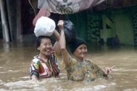Pengungsi Banjir Kampung Melayu Capai 812 Jiwa