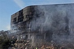 Pajak Bermasalah, Stack Tabrakkan Pesawat di Kantor Pajak