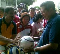 SBY Tinjau Produk Olahraga