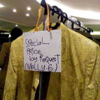 Artis Bandung Obral Koleksi untuk Korban Banjir