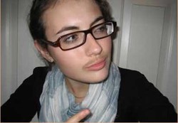 Wanita Berkumis Susah Punya Anak?