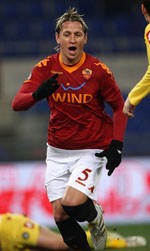 Rumah Kemalingan, Mexes Batal Bertanding