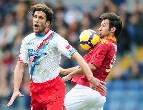 Vucinic Dekatkan Roma ke Puncak