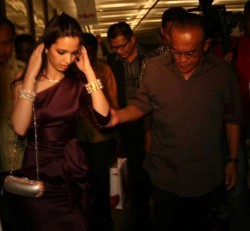 Aburizal Bakrie Berdoa Pernikahan Nia-Ardhie Lancar