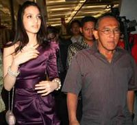 Serasinya Nia Ramadhani dan Aburizal Bakrie