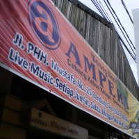 Khas dengan Menu Jeroan