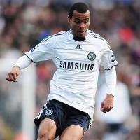 Ashley Cole Terancam Sanksi Chelsea  
