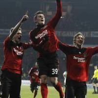 Mertesacker Gagalkan Kemenangan Leverkusen