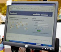 Siswa: Facebook Dulu Baru Tugas Sekolah