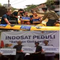 Indosat dan XL Sumbang Korban Banjir