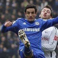 Ancelotti Dipusingkan Bek Kiri