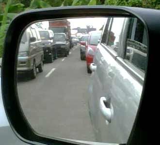 Alat Berat Mogok, Tol JORR Macet