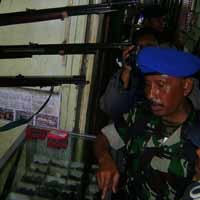 Toko Perlengkapan Atribut TNI Dirazia