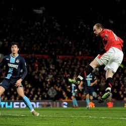 Rooney-Owen Berikan MU Kemenangan