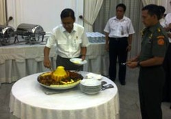 Rizal Mallarangeng Doakan Boediono Lebih Tabah