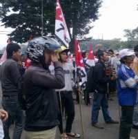 Kecewa Pemerintah, Aktivis Jabar Jalan Kaki Menuju DPR RI