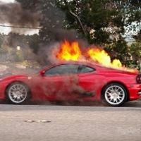 Gawat, Ferrari Terbakar Hebat