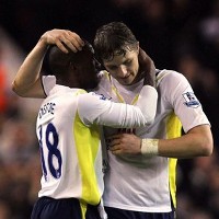 Spurs dan Villa ke Perempatfinal