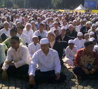 Dzikir Akbar Maulid Nabi di Monas Dzikir Akbar Maulid Nabi di Monas