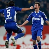 Schalke Atasi Dortmund 2-1