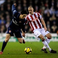 Diwarnai Tekel Horor, Arsenal Atasi Stoke