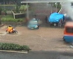 Genangan Bermunculan, Lalu Lintas Jakarta Tersendat