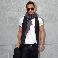 Sepatu Nakata Dihargai Rp 13,9 Miliar  