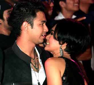 Kemesraan Raffi-Yuni Shara