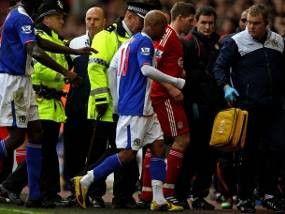 Gerrard & Diouf Bentrok di Lorong Pemain? 