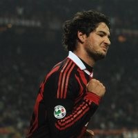 Pato Absen Lawan MU