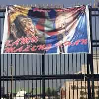 Spanduk Ruhut Juga Hiasi Gedung DPR