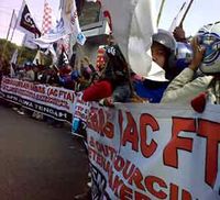 Buruh Semarang Tolak AC-FTA