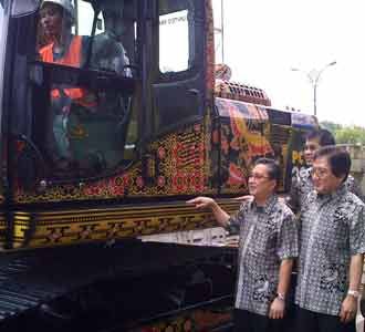 United Tractor Bidik Omset Rp 33,62 Triliun