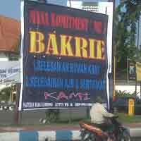 Trio Lapindo Bersaing, Korban Lumpur Protes Bakrie