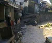 Kirmir di Bantaran Sungai Ambrol