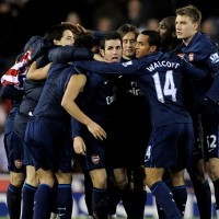 Bendtner: Ayo Jadi Juara demi Ramsey!