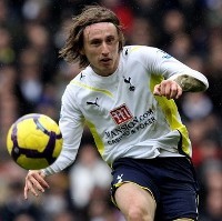 Puja-puji untuk Modric