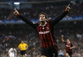 Pato Masih Mungkin Main Lawan MU