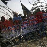 Jl Gatot Subroto Tak Bisa Dilalui