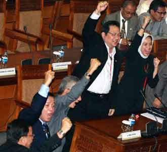 Kehebohan di Sidang Paripurna