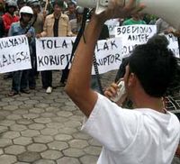 Rumah Boediono di Yogya Didemo